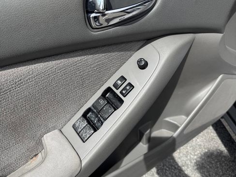 Used 2010 Nissan Altima 2.5 S image 13