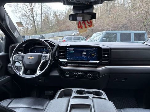 Used 2022 Chevrolet Silverado 1500 LT image 13