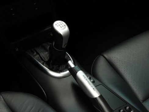Used 2003 Porsche 911 Carrera RWD image 23