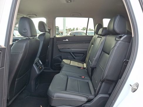 Certified 2023 Volkswagen Atlas SE w/ Black Wheel Package AWD/4WD image 10