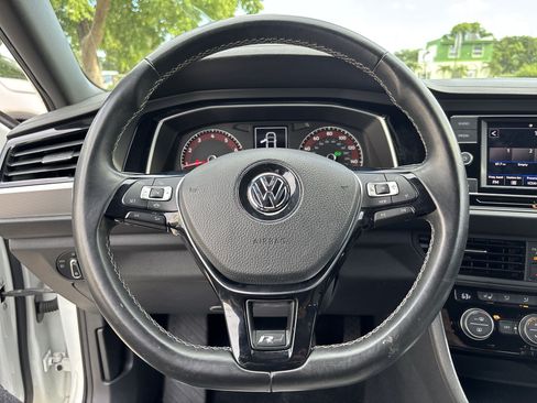 Used 2021 Volkswagen Jetta R-Line w/ R-Line Cold Weather Package FWD image 11