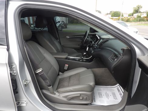 Used 2017 Chevrolet Impala LT image 22