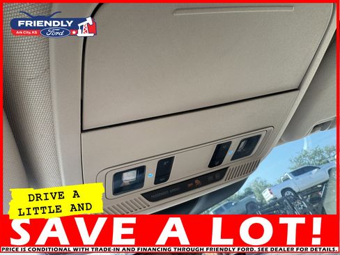 Used 2022 Ford Explorer XLT image 32