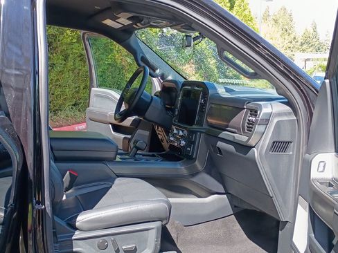 Used 2025 Ford F150 Lariat AWD/4WD image 21