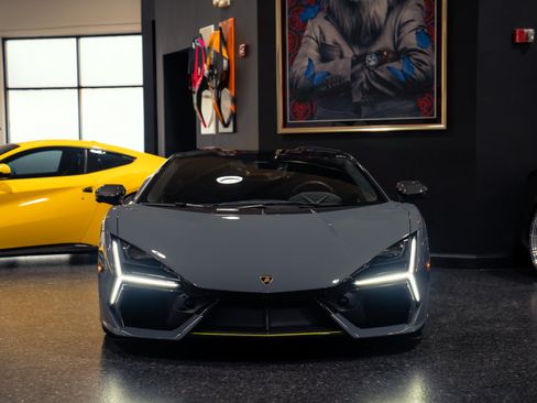 Used 2026 Lamborghini Revuelto AWD/4WD image 4