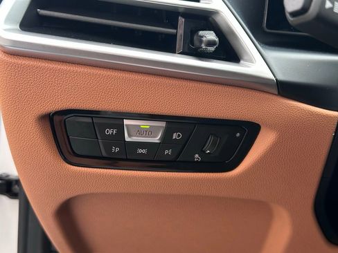 New 2026 BMW 330i xDrive Sedan w/ Convenience Package image 18