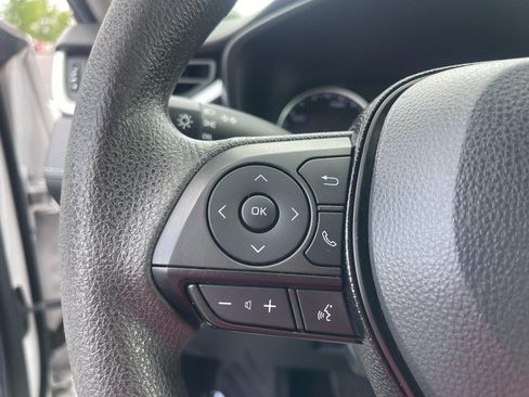 Used 2021 Toyota RAV4 LE AWD/4WD image 19