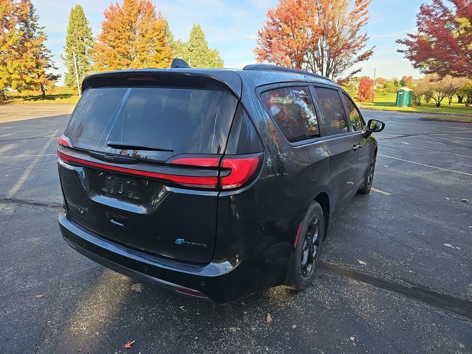 Used 2024 Chrysler Pacifica Premium FWD image 6