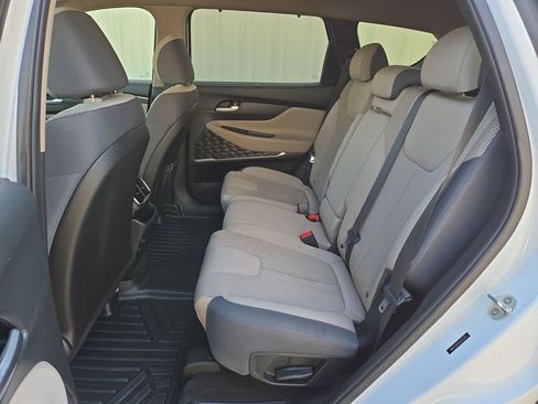 Used 2020 Hyundai Santa Fe SEL w/ Convenience Package image 15