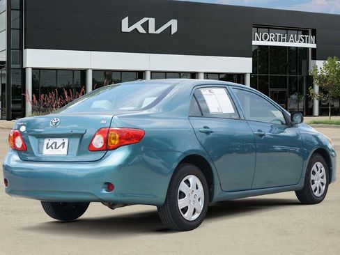 Used 2010 Toyota Corolla LE FWD image 5