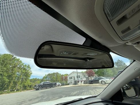 Used 2019 Honda Accord EX image 46