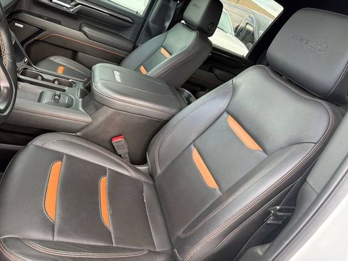 Used 2024 GMC Sierra 3500 AT4 w/ Technology Package AWD/4WD image 33