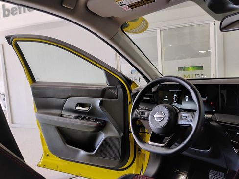 Used 2025 Nissan Kicks SR w/ Illumination Package image 61