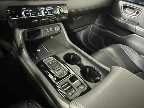 Used 2025 Honda Pilot EX-L image 23