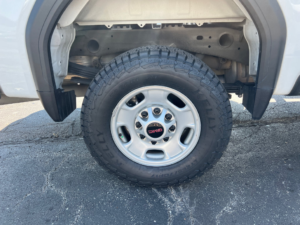 Used 2024 GMC Sierra 2500 Pro w/ Convenience Package AWD/4WD image 6