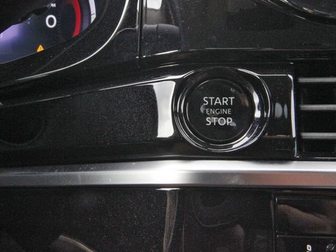 Certified 2025 Nissan Pathfinder Platinum AWD/4WD image 33