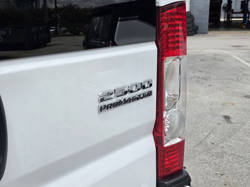 Used 2025 RAM ProMaster 2500 w/ U-Haul Equipment Group FWD image 26