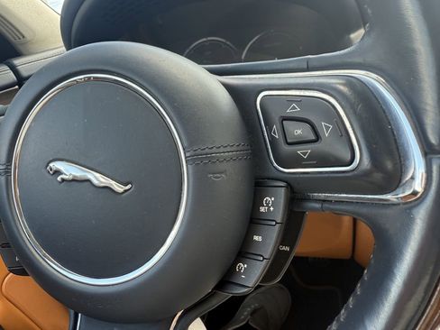 Used 2014 Jaguar XJ L Portfolio image 22