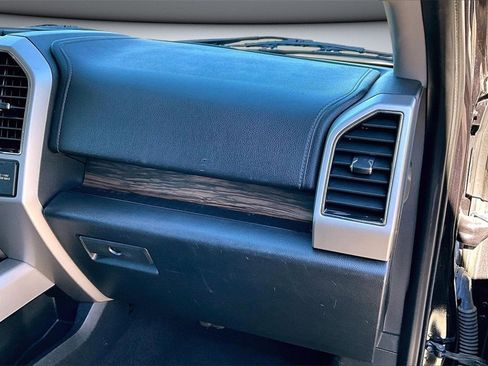 Used 2020 Ford F150 Lariat image 26