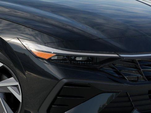 New 2026 Hyundai Elantra Limited FWD image 9