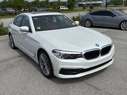 Used 2019 BMW 530e xDrive w/ Convenience Package AWD/4WD image 1