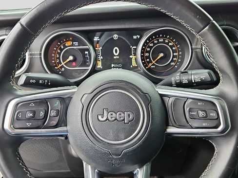 Used 2018 Jeep Wrangler Unlimited Sahara image 19