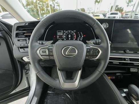 Used 2024 Lexus RX 350 FWD w/ Technology Package image 8