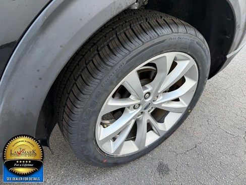 Used 2022 Ford Explorer Platinum w/ Equipment Group 601A image 23