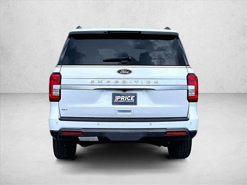Used 2024 Ford Expedition XLT RWD image 4