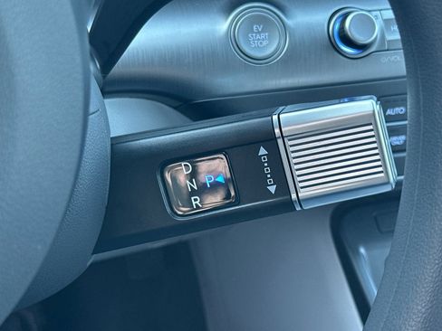 Used 2024 Hyundai Kona SE image 22