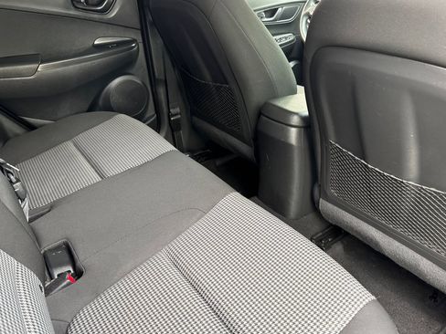 Used 2018 Hyundai Kona SE image 28