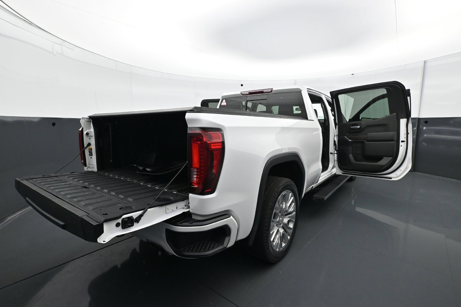 Used 2022 GMC Sierra 1500 Denali w/ Denali Premium Package AWD/4WD image 35