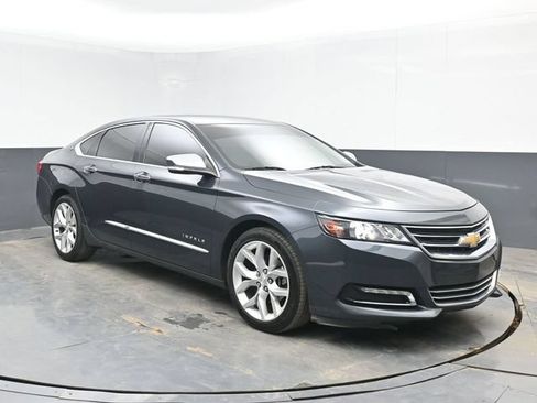 Used 2018 Chevrolet Impala Premier FWD image 2