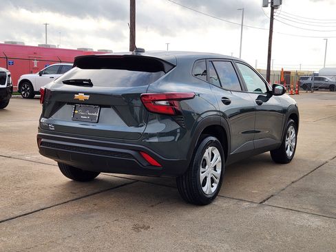 Certified 2025 Chevrolet Trax LS image 6