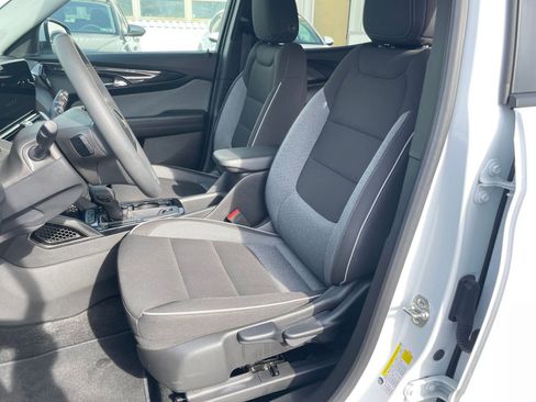 Used 2025 Chevrolet TrailBlazer LT image 24