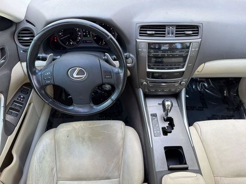 Used 2009 Lexus IS 250 w/ Preferred Accessory Pkg RWD image 16