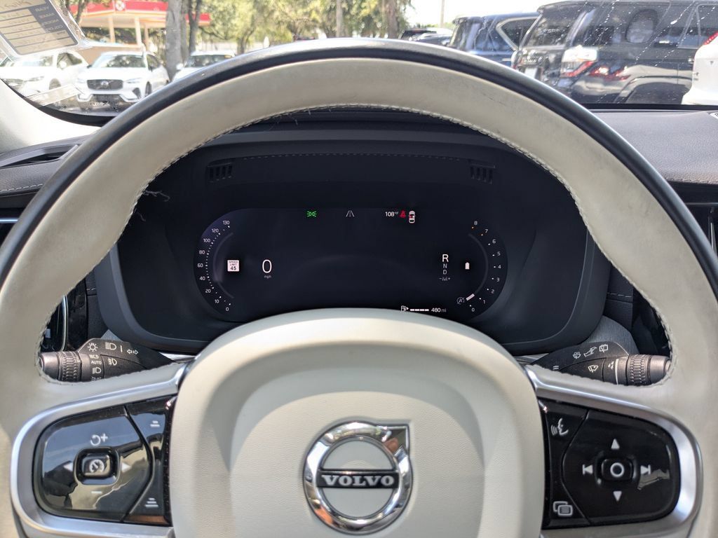 Certified 2024 Volvo XC60 B5 Ultimate w/ Protection Package Premier AWD/4WD image 39
