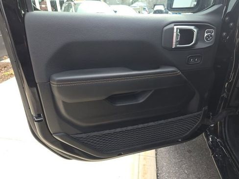 Certified 2025 Jeep Wrangler Unlimited Sahara w/ Safety Group image 10