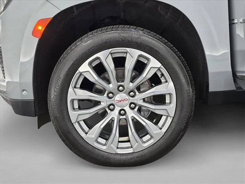 Used 2024 GMC Yukon XL Denali w/ Advanced Technology Package AWD/4WD image 29