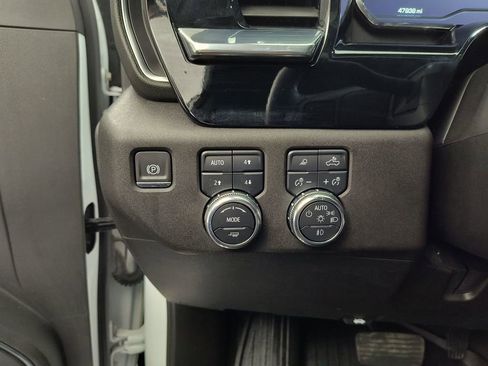 Used 2024 GMC Sierra 2500 SLT w/ SLT Premium Package AWD/4WD image 15