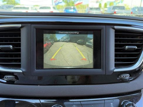 Used 2021 Chrysler Voyager Lxi FWD image 17