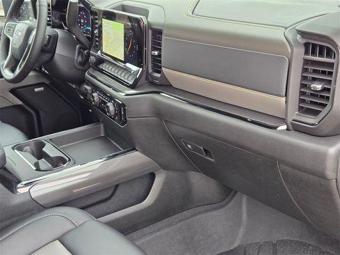 Used 2025 Chevrolet Silverado 2500 ZR2 image 27