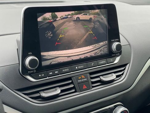 Certified 2021 Nissan Altima 2.5 SV w/ SV Premium Package image 18