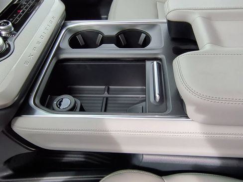 New 2027 Ford Expedition Active RWD image 30