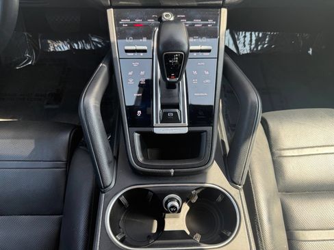 Used 2019 Porsche Cayenne AWD/4WD image 15