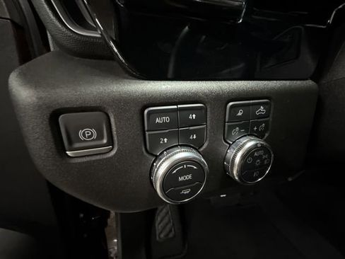 Used 2024 GMC Sierra 3500 SLT w/ SLT Premium Package image 51