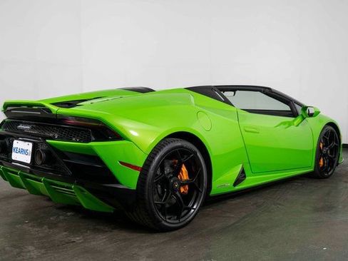 Used 2022 Lamborghini Huracan EVO image 8