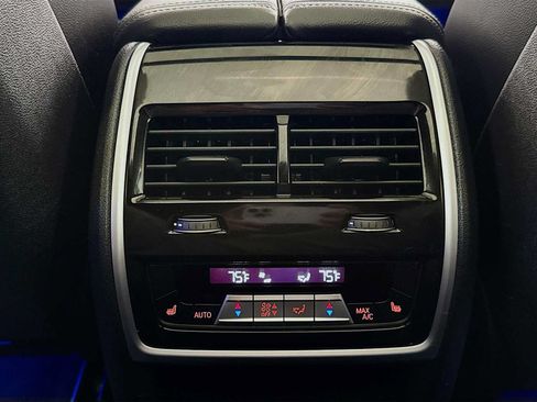 Used 2019 BMW X7 xDrive40i w/ Premium Package AWD/4WD image 24