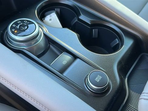 New 2026 Ford Explorer Active w/ Active Comfort Package image 28