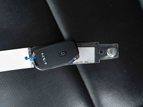 Used 2022 Kia Telluride LX AWD/4WD image 40